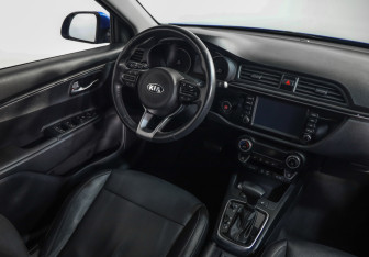 Подержанный автомобиль Kia Rio Hatchback 2019 года (8 фото)