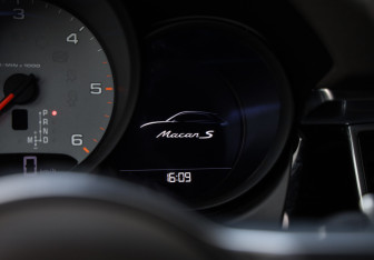 Подержанный автомобиль Porsche Macan 2016 года (33 фото)