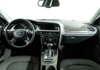 Подержанный автомобиль Audi A4 Sedan 2012 года (13 фото)