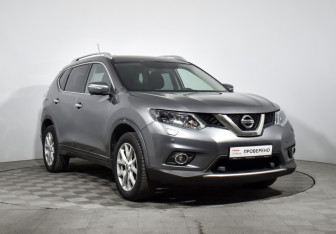Подержанный автомобиль Nissan X-Trail 2015 года (3 фото)