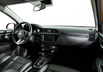 Подержанный автомобиль Kia Rio Hatchback 2019 года (9 фото)