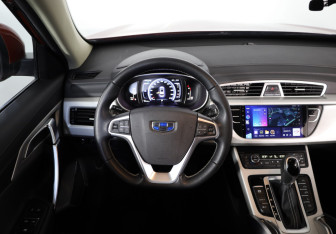 Подержанный автомобиль Geely Atlas 2019 года (10 фото)