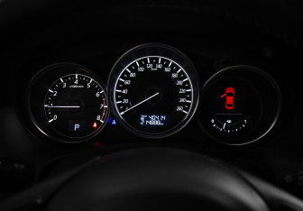 Подержанный автомобиль Mazda CX-5 2016 года (18 фото)