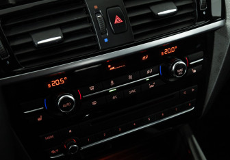 Подержанный автомобиль BMW X3 2014 года (19 фото)