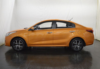 Подержанный автомобиль Kia Rio Sedan 2017 года (8 фото)