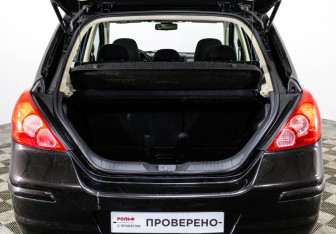 Подержанный автомобиль Nissan Tiida Hatchback 2010 года (16 фото)