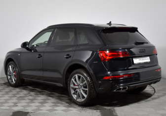 Подержанный автомобиль Audi Q5 2023 года (7 фото)