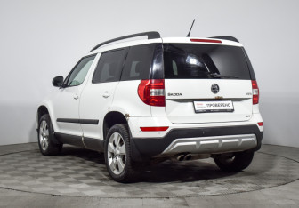 Подержанный автомобиль Skoda Yeti 2016 года (7 фото)