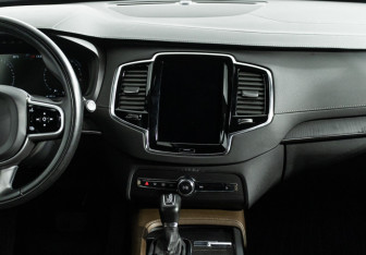 Подержанный автомобиль Volvo XC90 2020 года (14 фото)