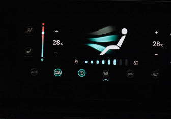 Подержанный автомобиль Omoda C5 2022 года (15 фото)