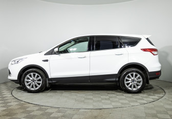 Подержанный автомобиль Ford Kuga 2016 года (8 фото)