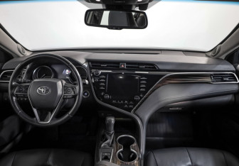 Подержанный автомобиль Toyota Camry Sedan 2019 года (9 фото)