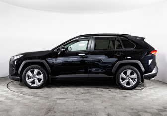 Подержанный автомобиль Toyota RAV4 2020 года (8 фото)