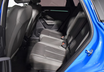 Подержанный автомобиль Audi Q3 2019 года (11 фото)