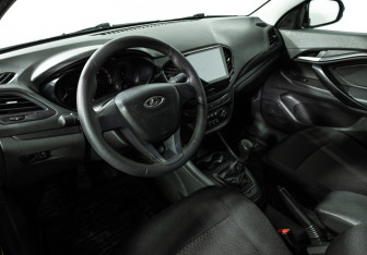 Подержанный автомобиль LADA (ВАЗ) Vesta Sedan 2022 года (11 фото)