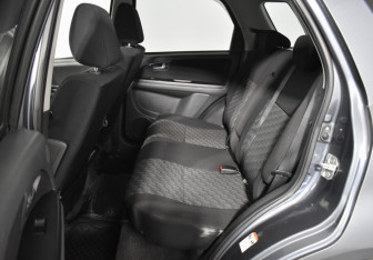 Подержанный автомобиль Suzuki SX4 Hatchback 2006 года (11 фото)