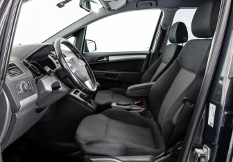 Подержанный автомобиль Opel Zafira Compactvan 2013 года (15 фото)