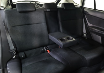 Подержанный автомобиль Subaru XV 2013 года (19 фото)