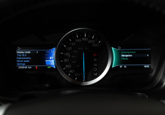 Подержанный автомобиль Ford Explorer 2014 года (12 фото)