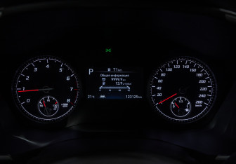 Подержанный автомобиль Hyundai Santa Fe 2021 года (15 фото)