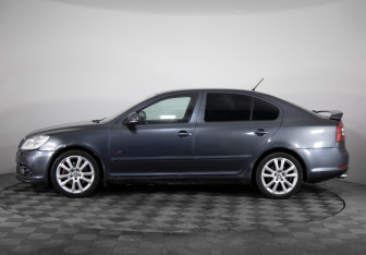 Подержанный автомобиль Skoda Octavia RS Liftback 2011 года (8 фото)