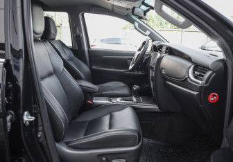 Подержанный автомобиль Toyota Fortuner 2021 года (28 фото)