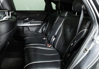 Подержанный автомобиль Toyota Venza 2013 года (10 фото)