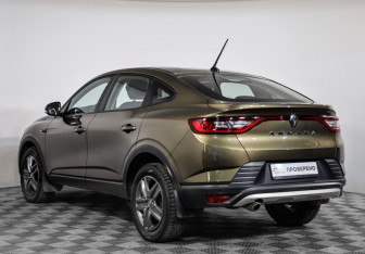 Подержанный автомобиль Renault Arkana 2021 года (7 фото)