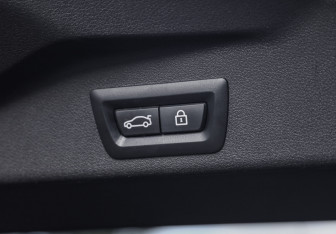 Подержанный автомобиль BMW X5 2021 года (37 фото)