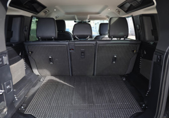 Подержанный автомобиль Land Rover Defender Suv 2021 года (22 фото)