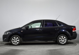 Подержанный автомобиль Volkswagen Polo Sedan 2011 года (8 фото)