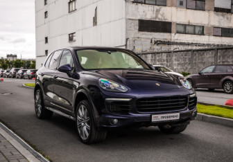 Подержанный автомобиль Porsche Cayenne 2017 года (5 фото)