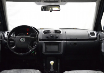 Подержанный автомобиль Skoda Fabia Wagon 2008 года (9 фото)