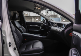 Подержанный автомобиль Infiniti QX50 2018 года (27 фото)