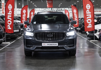 Подержанный автомобиль Geely Monjaro 2024 года (3 фото)