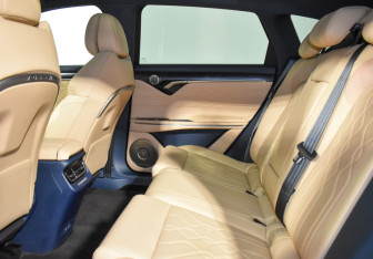 Подержанный автомобиль Voyah Free 2023 года (12 фото)