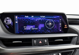 Подержанный автомобиль Lexus ES 2021 года (18 фото)