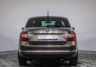 Подержанный автомобиль Skoda Rapid Liftback 2019 года (6 фото)