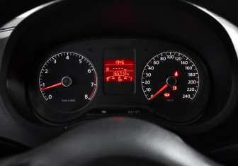 Подержанный автомобиль Volkswagen Polo Sedan 2011 года (18 фото)