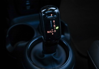 Подержанный автомобиль MINI Hatch 2021 года (15 фото)