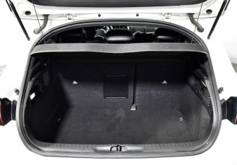 Подержанный автомобиль Citroen DS4 2013 года (17 фото)