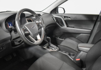 Подержанный автомобиль Hyundai Creta 2018 года (9 фото)