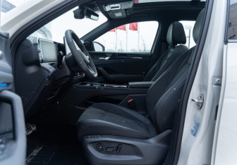 Новый Volkswagen Tiguan 2025 (8 фото)
