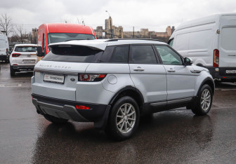 Подержанный автомобиль Land Rover Range Rover Evoque 2015 года (4 фото)