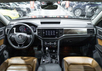 Подержанный автомобиль Volkswagen Teramont 2019 года (24 фото)