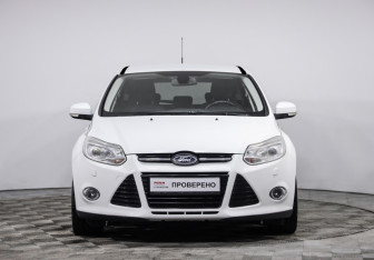 Подержанный автомобиль Ford Focus Hatchback 2012 года (2 фото)