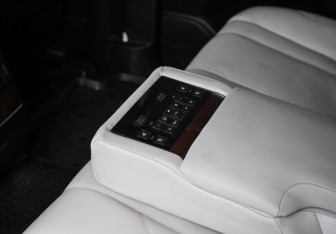 Подержанный автомобиль Lexus LX 2016 года (37 фото)