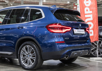 Подержанный автомобиль BMW X3 2020 года (12 фото)