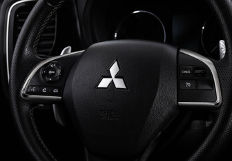 Подержанный автомобиль Mitsubishi Outlander 2013 года (12 фото)