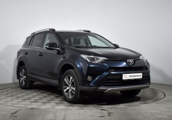 Подержанный автомобиль Toyota RAV4 2017 года (3 фото)
